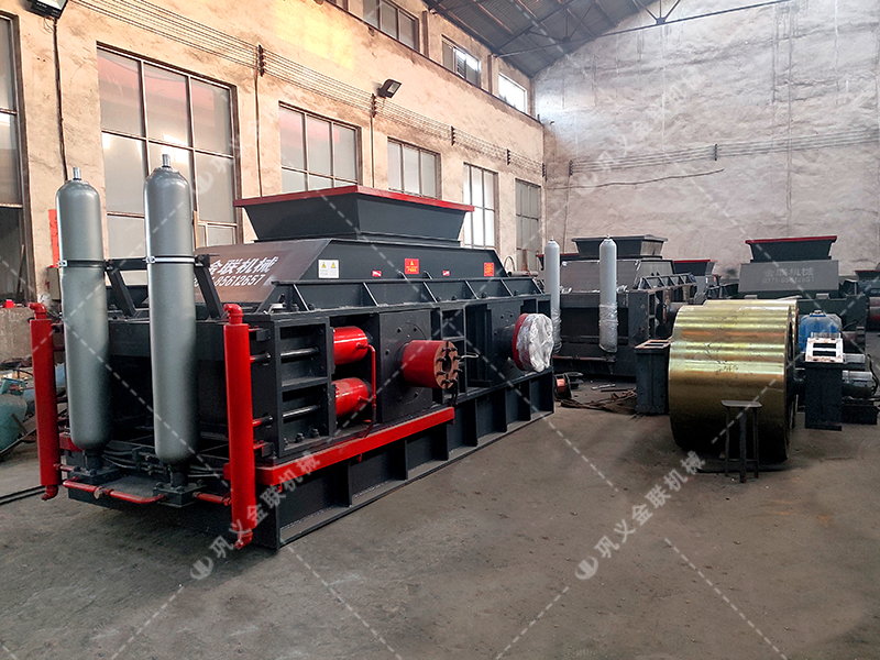 2PGY1500x1000型液壓對(duì)輥破碎機(jī)發(fā)往云南昆明 2PGY1500x1000型液壓對(duì)輥破碎機(jī)發(fā)往云南昆明