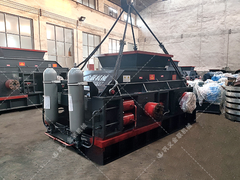 2PGY1200x800鵝卵石液壓對(duì)輥制砂機(jī)發(fā)往重慶 2PGY1200x800鵝卵石液壓對(duì)輥制砂機(jī)發(fā)往重慶