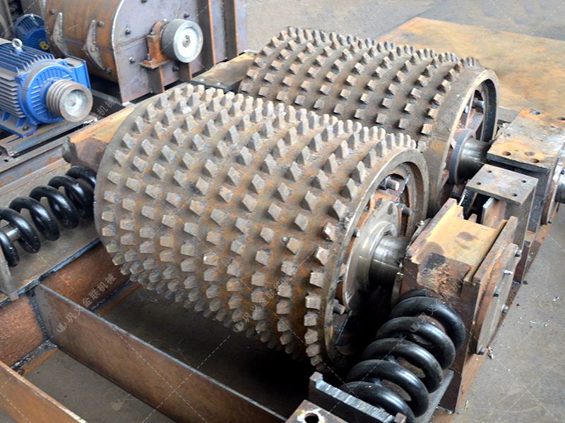 雙齒輥破碎機為什么被稱為“狼牙破碎機”？它真有那么厲害嗎？